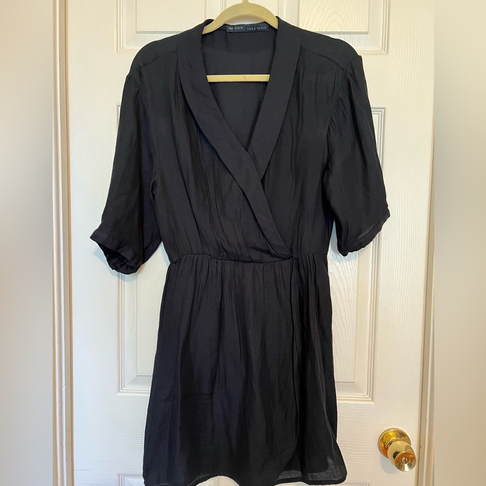 Zara Basic V-neck, mock wraparound dress. Mini.Navy blue. Size XS